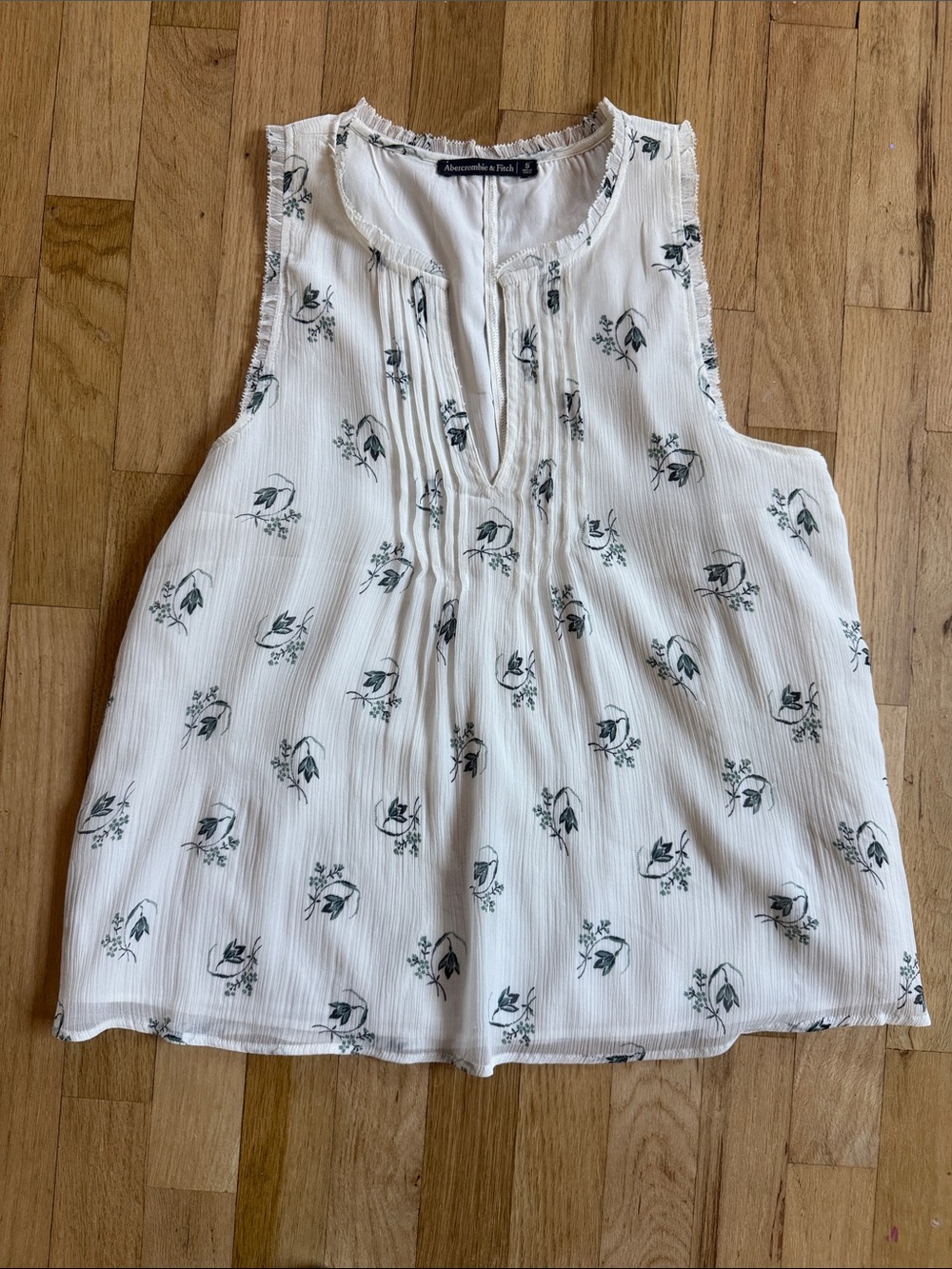 Abercrombie & Fitch White Sleeveless Floral Pintuck Camisole